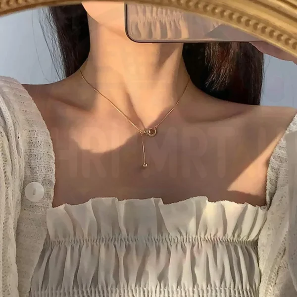 Collier double anneau au Maroc